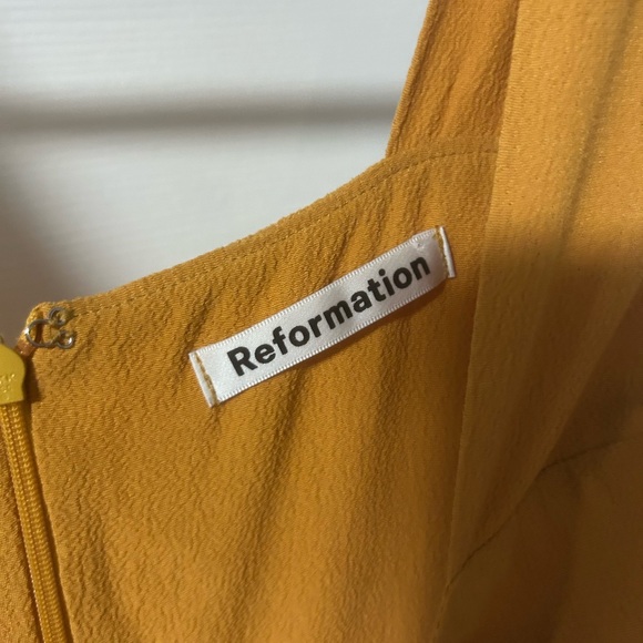 Reformation Elegant Mustard Yellow Women's Dress - Picture 4 of 5
